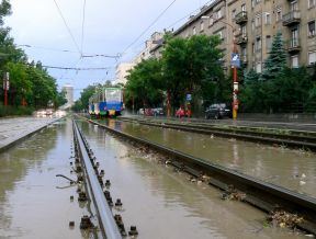 Ďalšia búrka v Bratislave narobila problémy v doprave