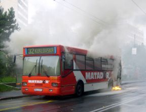 Samohasiace zariadenia majú znížiť počet požiarov autobusov