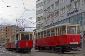 Pred 40 rokmi v Bratislave dojazdili dvojnápravové električky