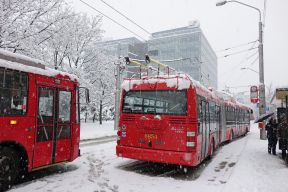 Mimoriadne: Snehová kalamita: trolejbusová doprava je takmer kompletne paralyzovaná