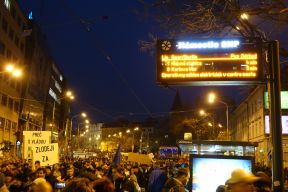 Mimoriadne: Odklon liniek 1, 3, 4, 7, 8 a 9 z Nám. SNP a Špitálskej