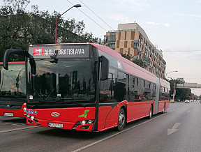 Nové kĺbové autobusy Solaris Urbino už prišli
