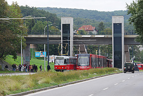 Mimoriadne: Prerušená premávka električiek v Karlovej Vsi a Dúbravke