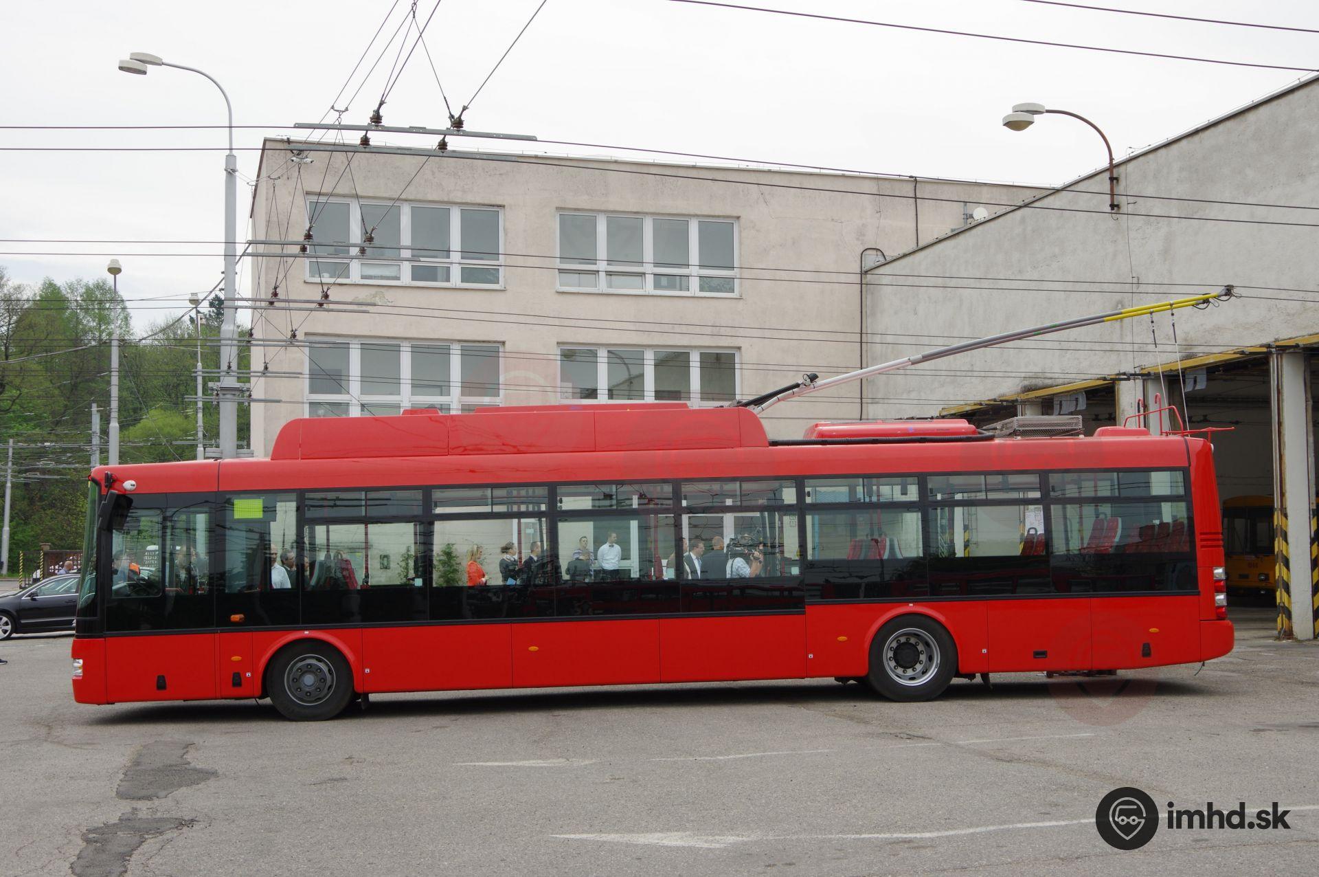 Nové trolejbusy sú vybavené linkovým displejom aj na ľavom boku