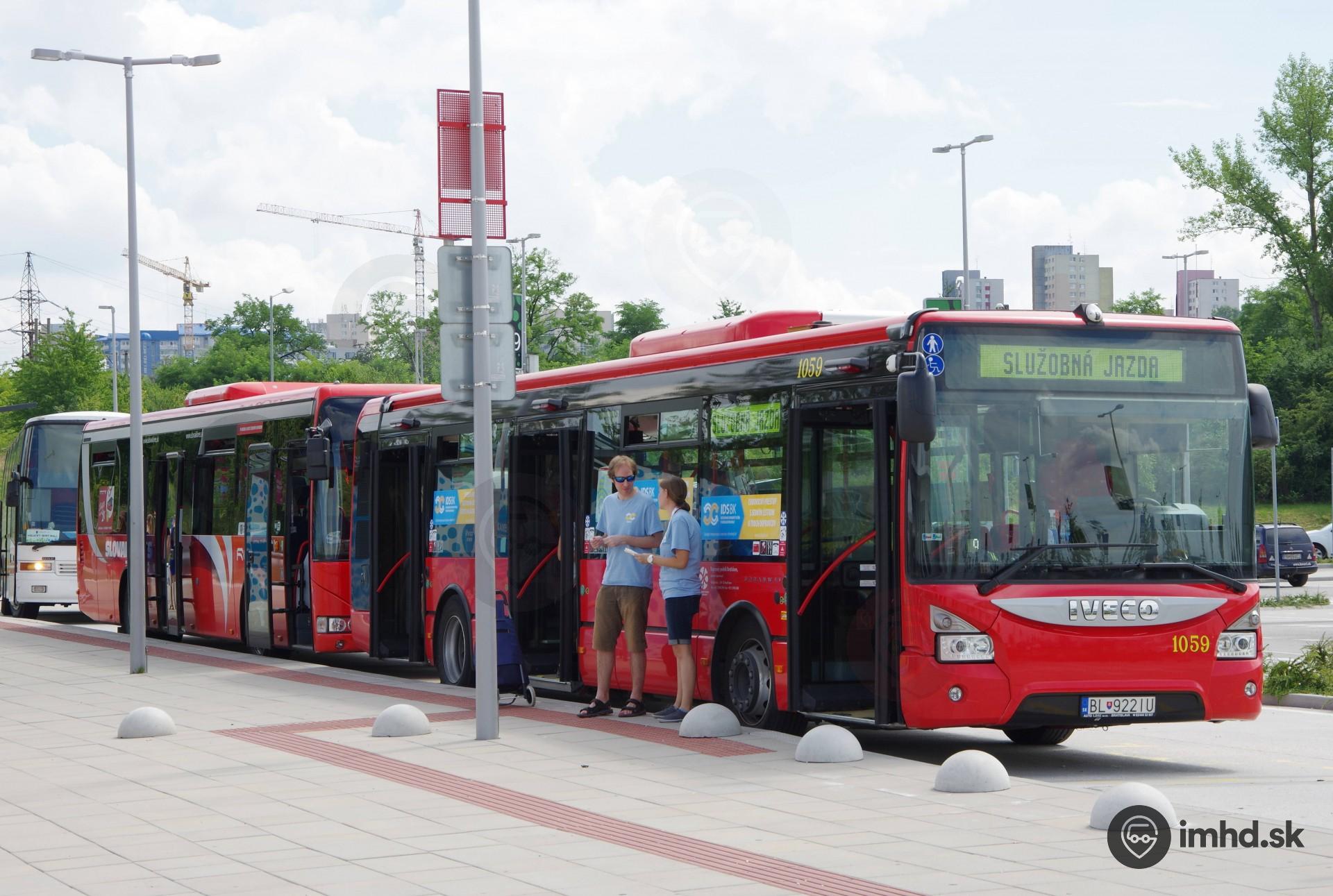 Mestský a regionálny autobus Iveco počas prezentácie elektronických cestovných lístkov IDS BK