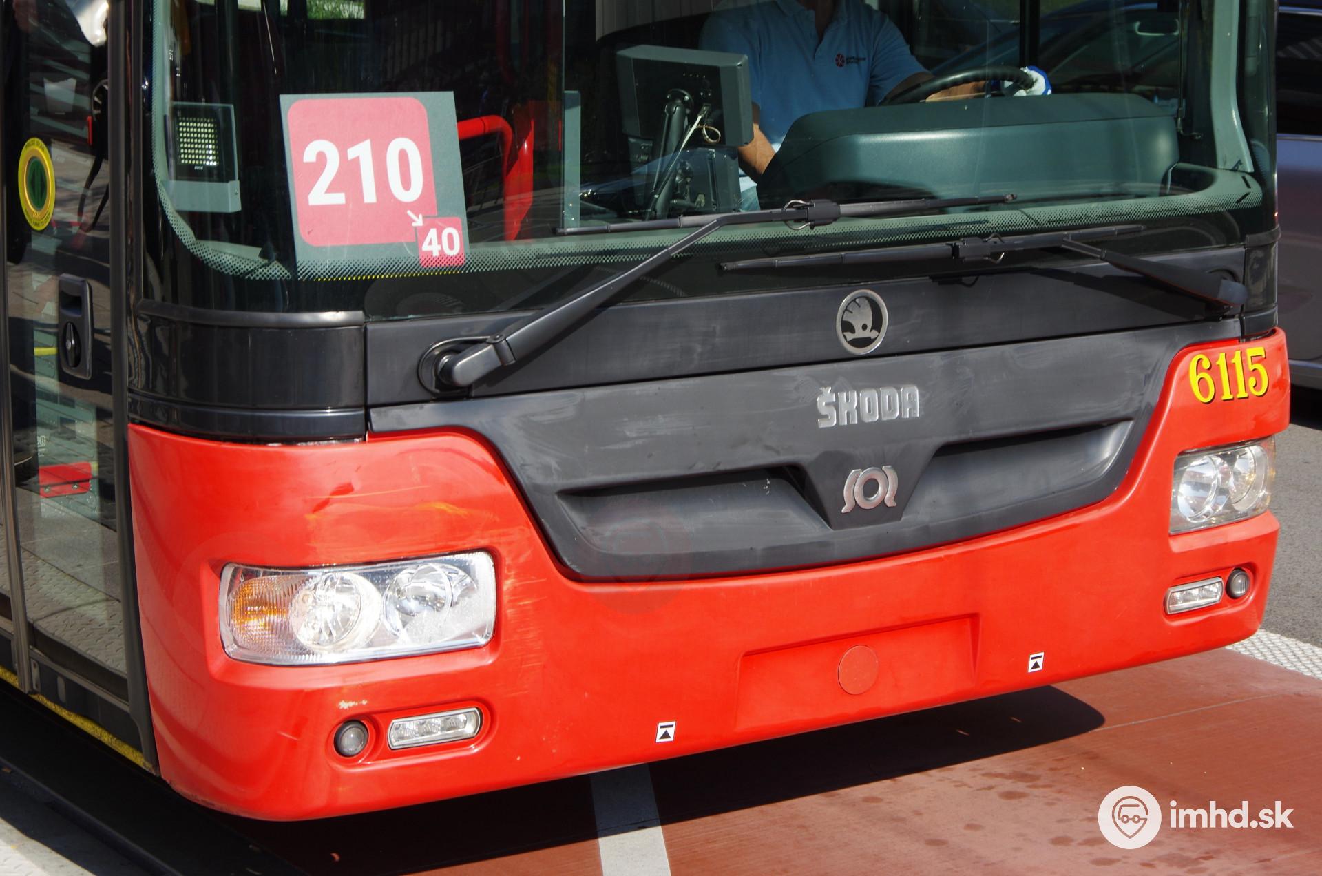 Duálne označenie čísla trolejbusovej linky pred zmenou čísla