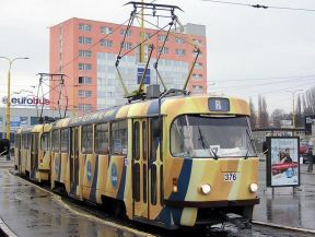 #376+377 s novou celovozidlovou reklamou