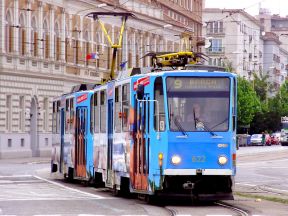 #622+623 so "staronovou" reklamou