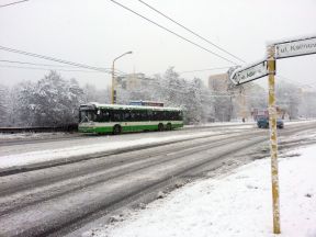 Sneženie spomalilo dopravu