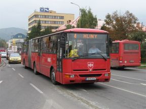 Vyraďovanie Karos radu 900 sa rozbehlo