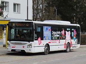 Mesiac knihy pripomína knižný autobus MHD