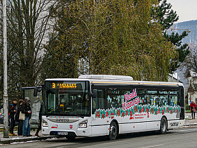 Vianočný autobus opäť v uliciach mesta
