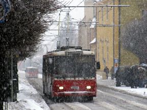 Mimoriadne: Sneh obmedzuje dopravu v Prešove