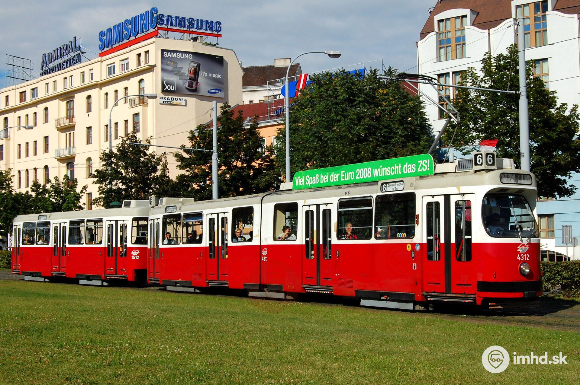 SGP E2+c5 prechádza križovatkou • imhd.sk Slovensko a svet