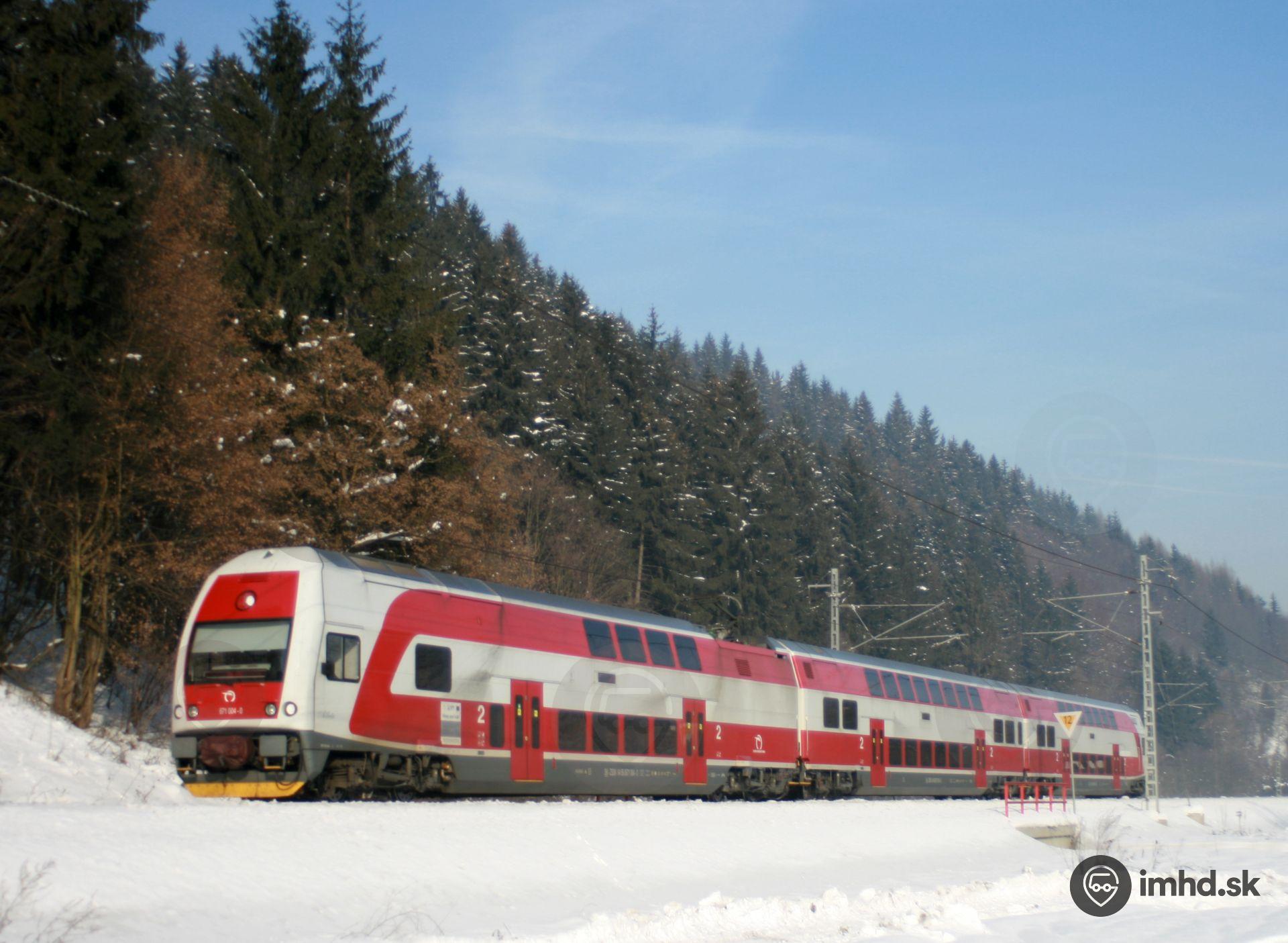 Po dlhých rokoch opäť na trati Čadca - Žilina poschodový vlak